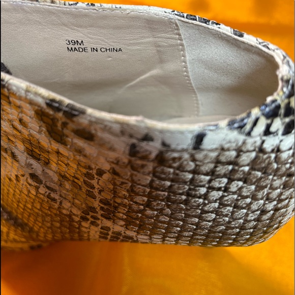 ✨ Gorgeous Snake Print Ankle Stiletto heel booties by Spring  Size 39 EUC. - Picture 7 of 11